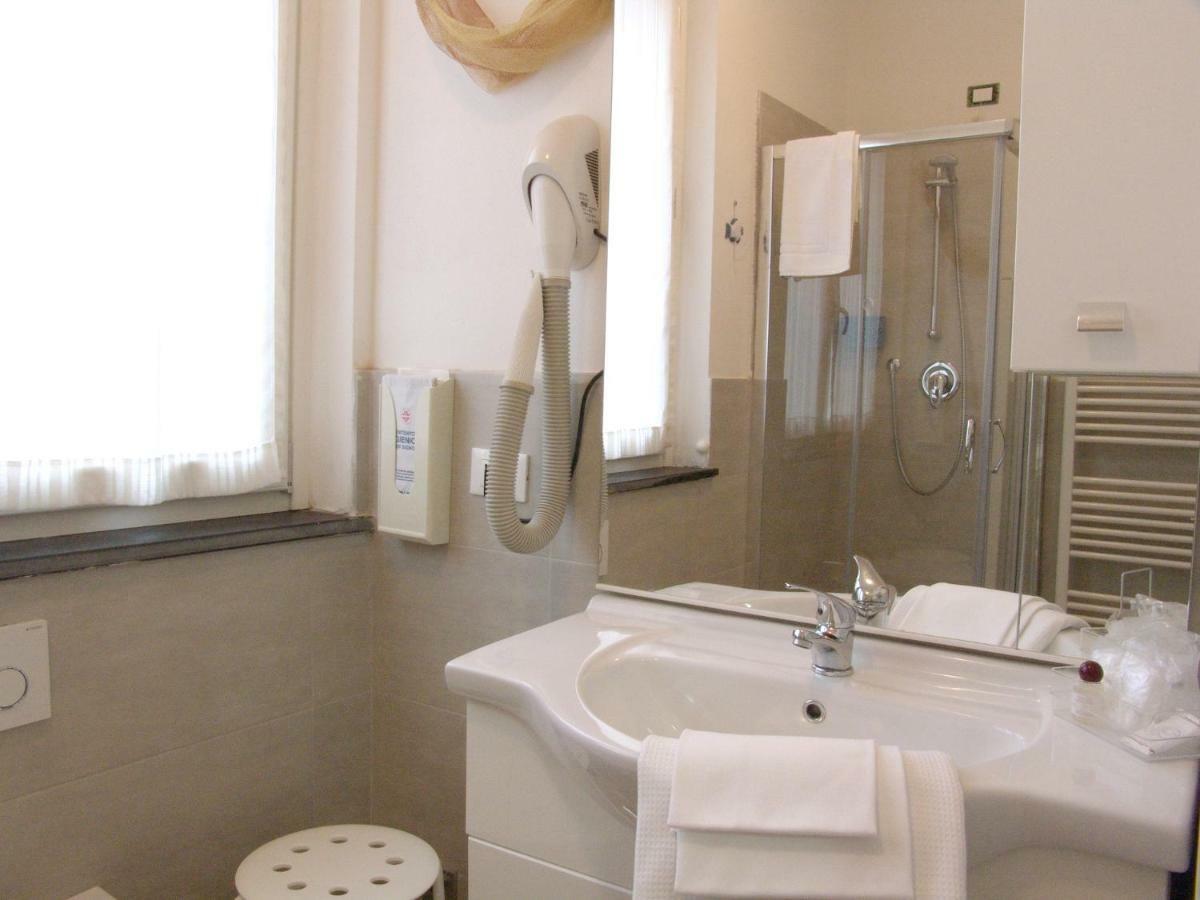 Hotel Le Onde Levanto Esterno foto